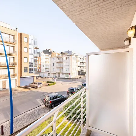 Apartment In St-idesbald Near The Sea, Cleaning Included