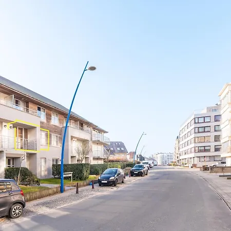 Apartment In St-idesbald Near The Sea, Cleaning Included